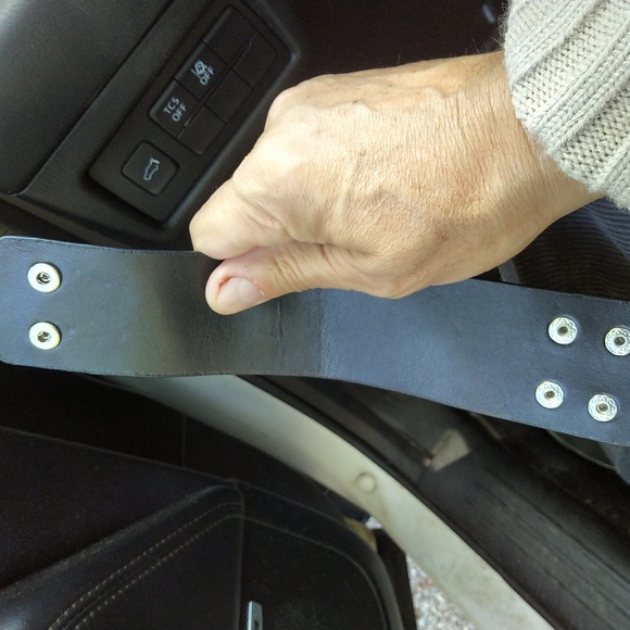 leather bracelet-guc - Picture 3 of 6